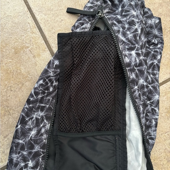 Lululemon Yoga mat sling bag. - Picture 6 of 7